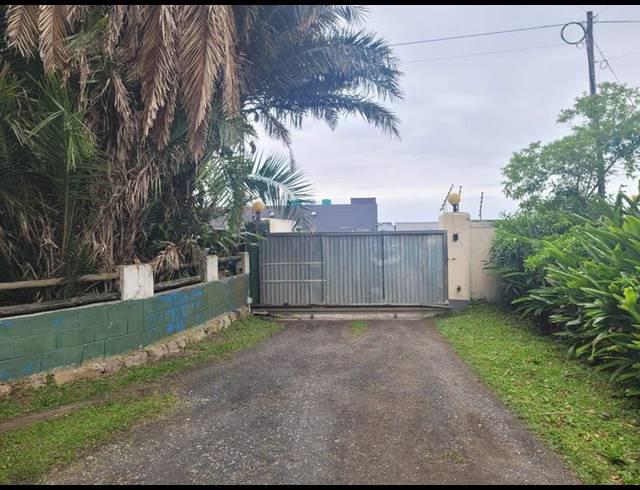 10 BEDROOM HOUSE FOR SALE IN MANABA BEACH